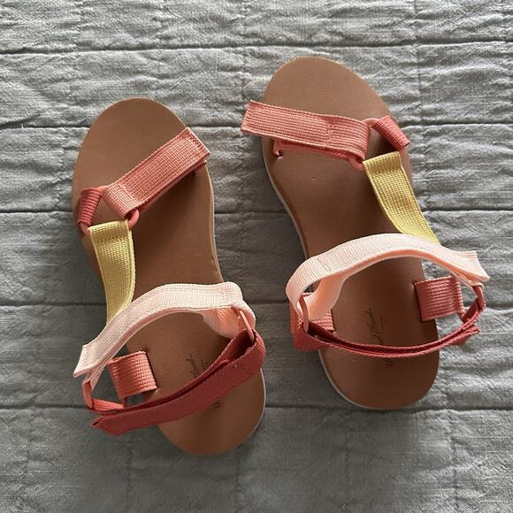 Universal Thread Platform Sandals - Picture 2 of 6